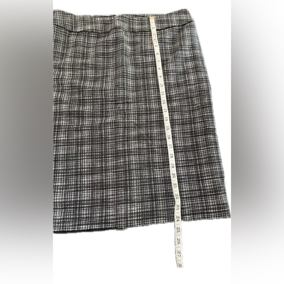 Woman’s Kasper black white tweed skirt size 12 - Picture 3 of 8